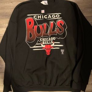 NWT Chicago Bulls Logo 7 Crewneck!